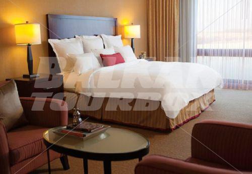 почивка в Kansas City Airport Marriott