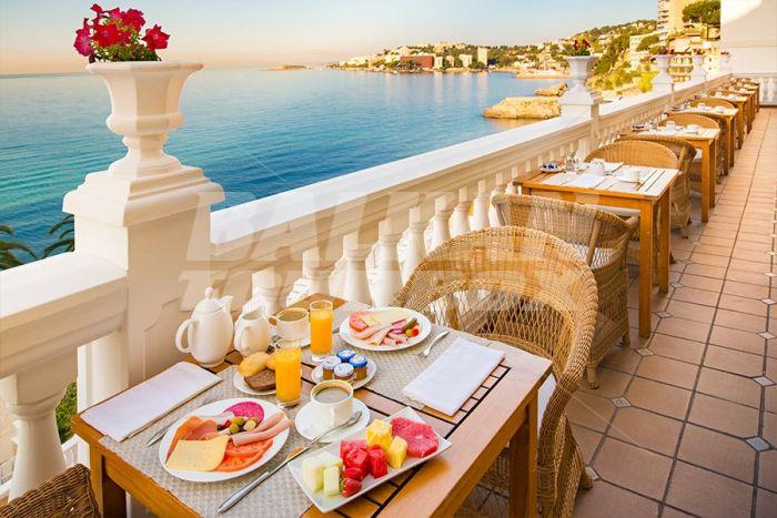holiday in Nixe Palace
