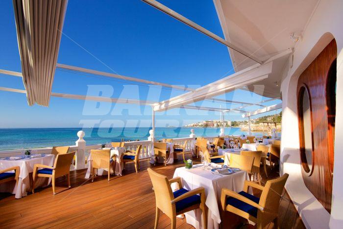 holiday in Nixe Palace