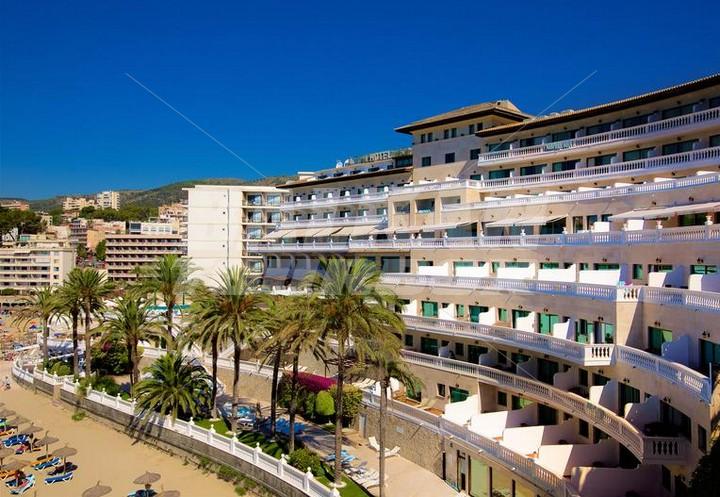 holiday in Nixe Palace