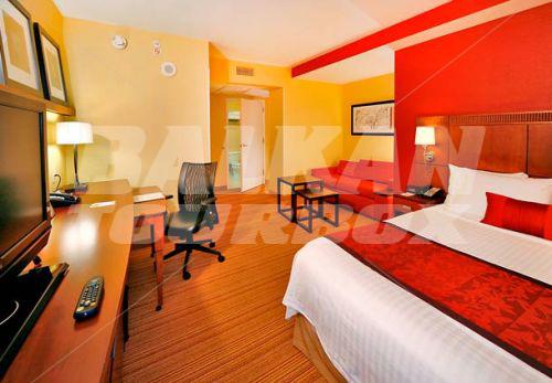 почивка в Courtyard by Marriott Miami Beach Oceanfront