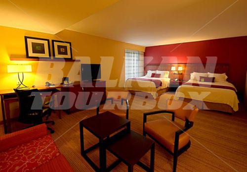 почивка в Courtyard by Marriott Miami Beach Oceanfront