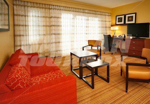 почивка в Courtyard by Marriott Miami Beach Oceanfront