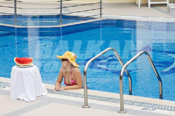 почивка в Stratos Hotel