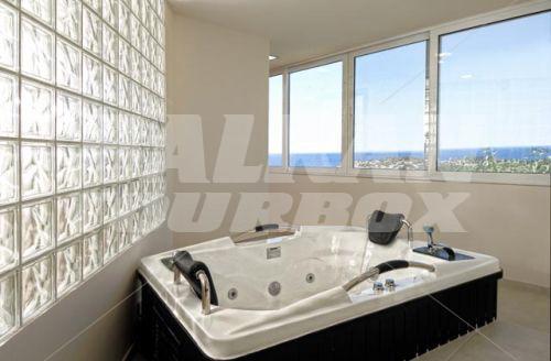 holiday in Mistral Mare