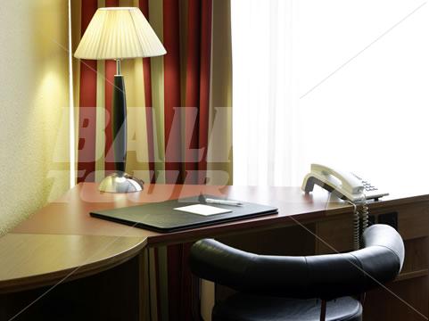почивка в NH Hamburg City