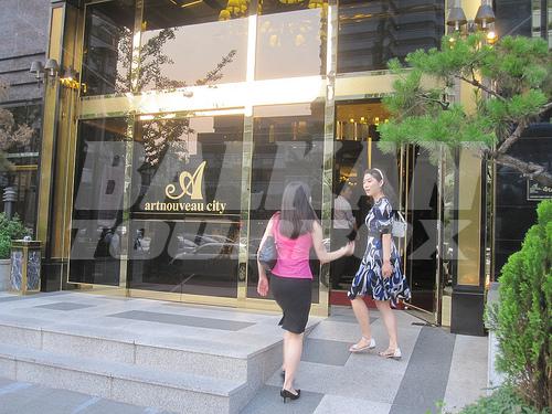 holiday in Artnouveau City Yeoksam