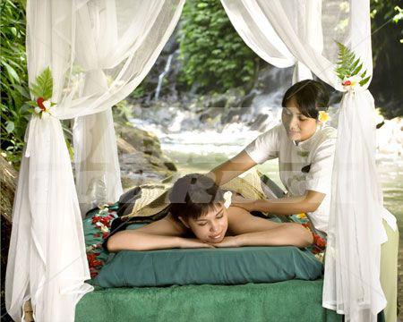 holiday in Kamandalu Resort and Spa