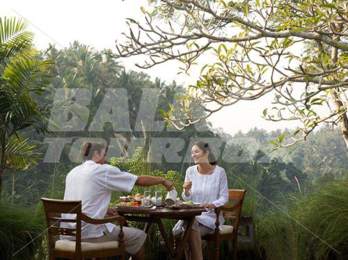 holiday in Kamandalu Resort and Spa