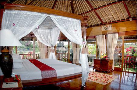 holiday in Kamandalu Resort and Spa