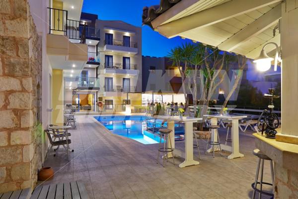 почивка в Manos Maria Hotel