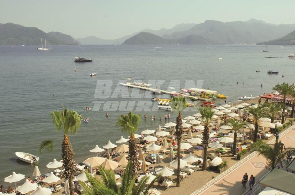 holiday in Begonville Beach Hotel