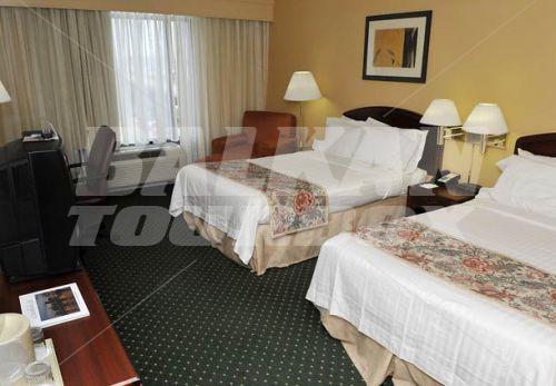 почивка в Courtyard by Marriott Louisville Downtown