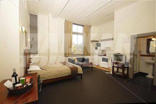 holiday in Elliott Street Apartments