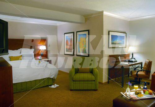 почивка в JW Marriott Houston