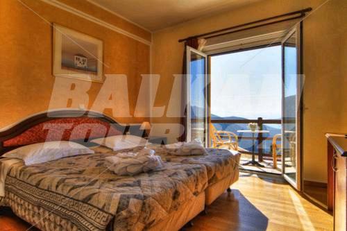 holiday in Delphi Palace