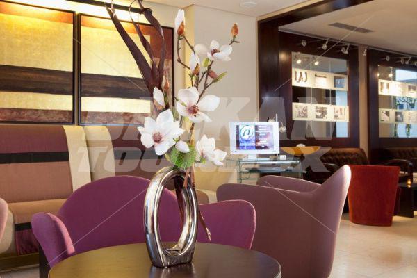 почивка в Clarion Collection Opera  Pavillon