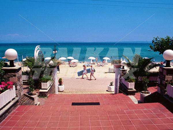 почивка в Polychrono Beach