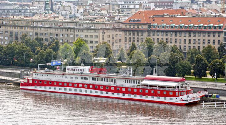 holiday in Botel Albatros