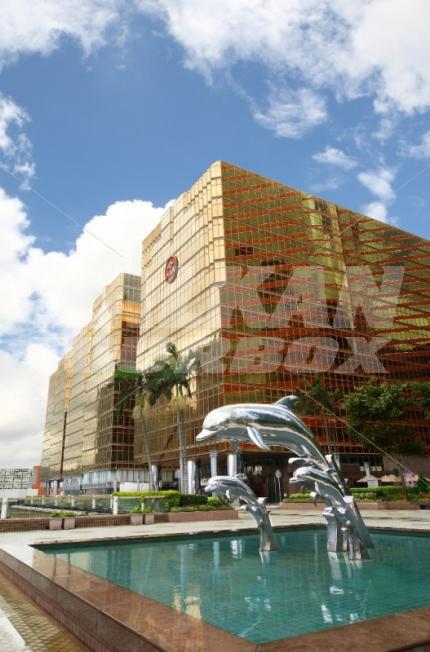 holiday in Royal Pacific