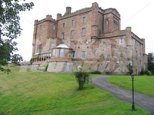 почивка в Dalhousie Castle
