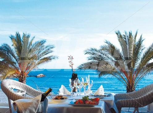 holiday in NH Hesperia Villamil