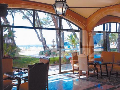 holiday in NH Hesperia Villamil