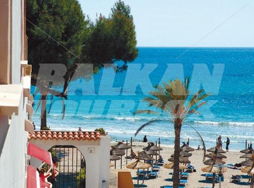 holiday in NH Hesperia Villamil