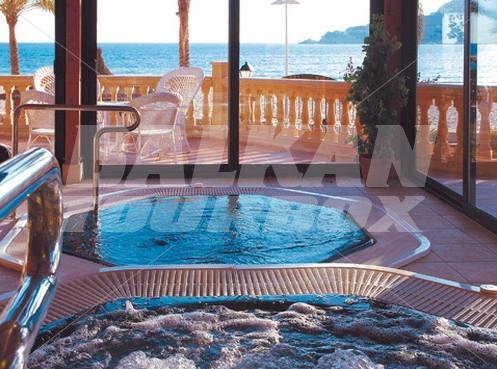 holiday in NH Hesperia Villamil