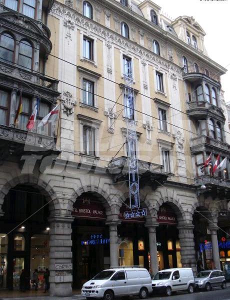 почивка в  Bristol Palace
