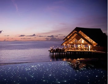 почивка в Anantara Dhigu