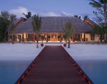 почивка в Anantara Dhigu