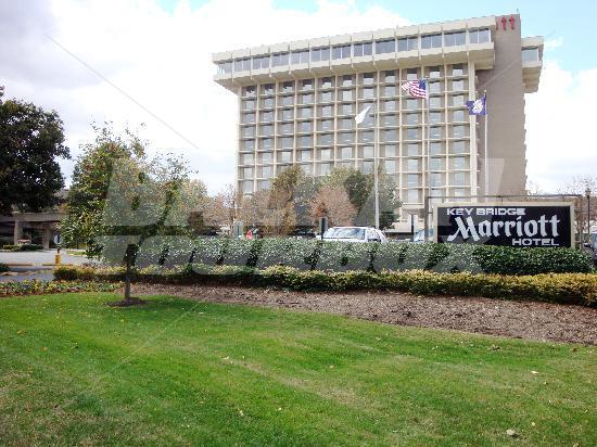 почивка в Key Bridge Marriott