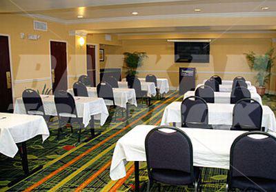 почивка в Fairfield Inn by Marriott Kansas City Downtown/Union Hill