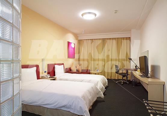 holiday in Holiday Inn Express Zhabеi