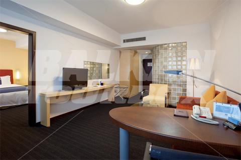 holiday in Holiday Inn Express Zhabеi