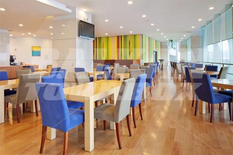 holiday in Holiday Inn Express Zhabеi