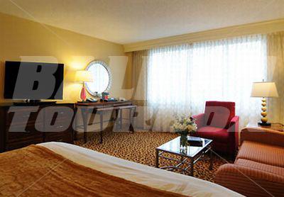 почивка в Kansas City Marriott Country Club Plaza