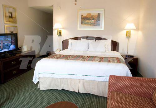 почивка в Courtyard by Marriott Lafayette Airport