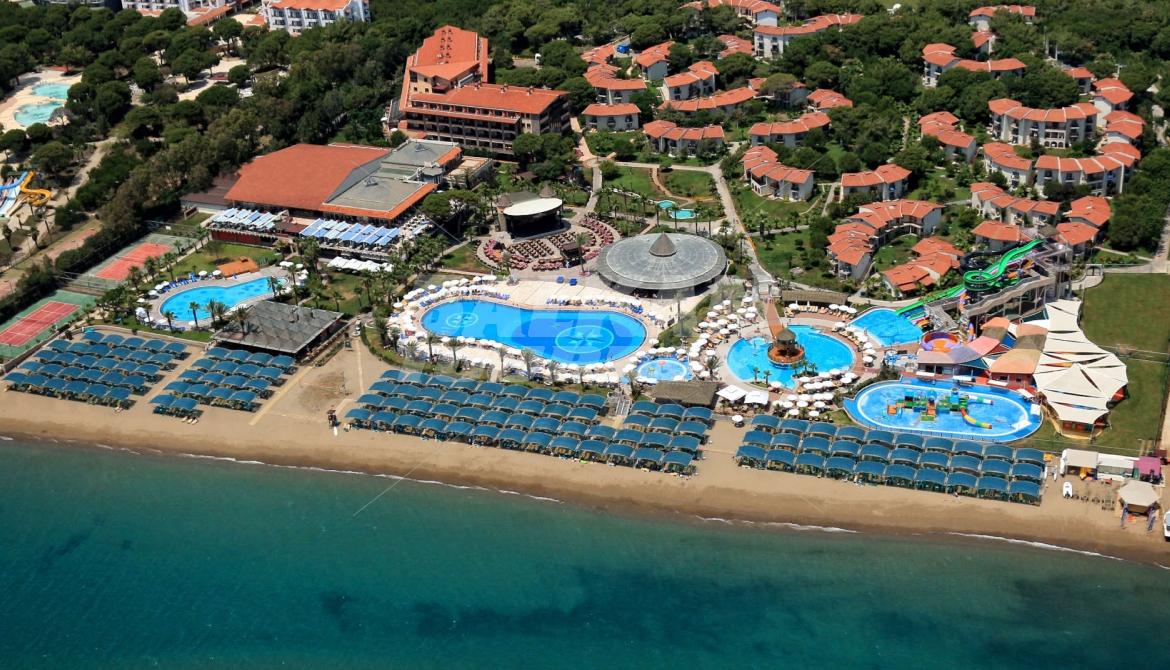 почивка в  Papillon Belvil Holiday Village