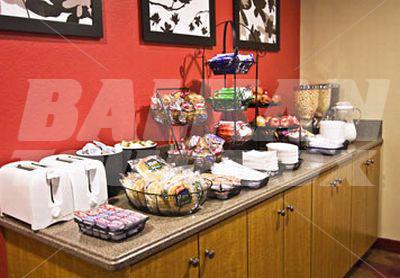 почивка в TownePlace Suites by Marriott Ontario Airport