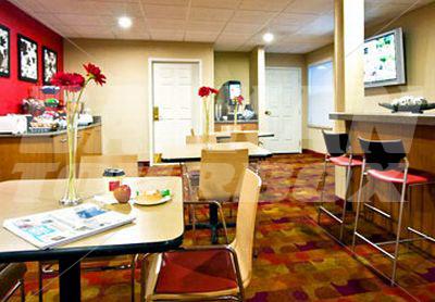 почивка в TownePlace Suites by Marriott Ontario Airport