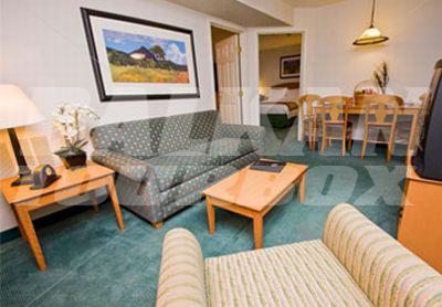 почивка в TownePlace Suites by Marriott Ontario Airport