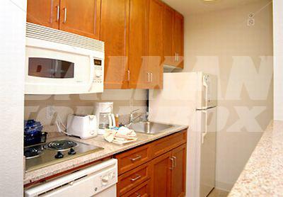 почивка в TownePlace Suites by Marriott Ontario Airport