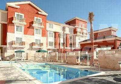 почивка в TownePlace Suites by Marriott Ontario Airport