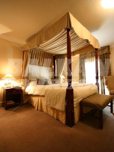 почивка в Mercure White Hart Salisbury