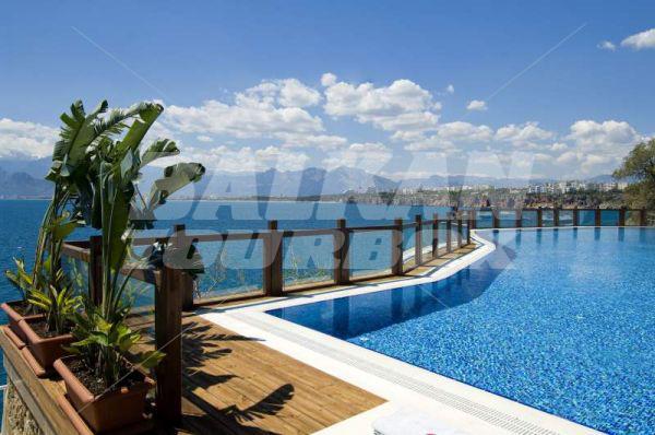 почивка в Ramada Plaza Antalya