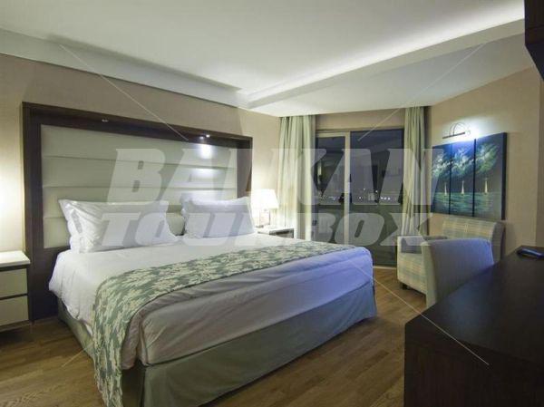 почивка в Ramada Plaza Antalya