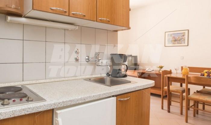 почивка в Polynesia Apartments