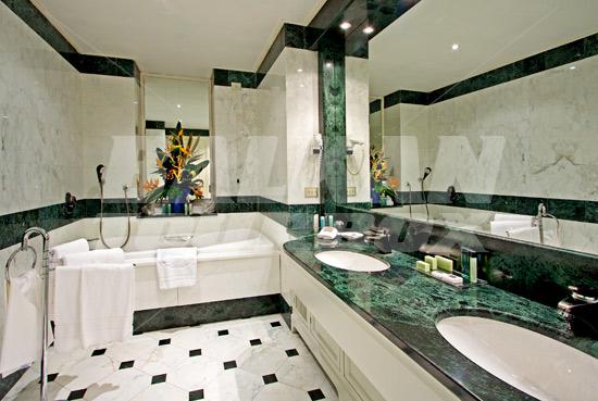 почивка в Sheraton Genova